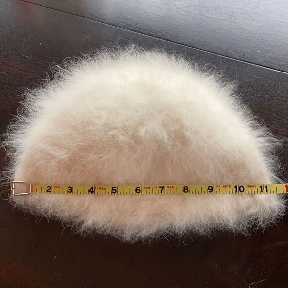 HAND CRAFTED New Fur Ivory White Cream Tone Nuetral Hand Knit Cruelty Free Hat - Picture 10 of 16